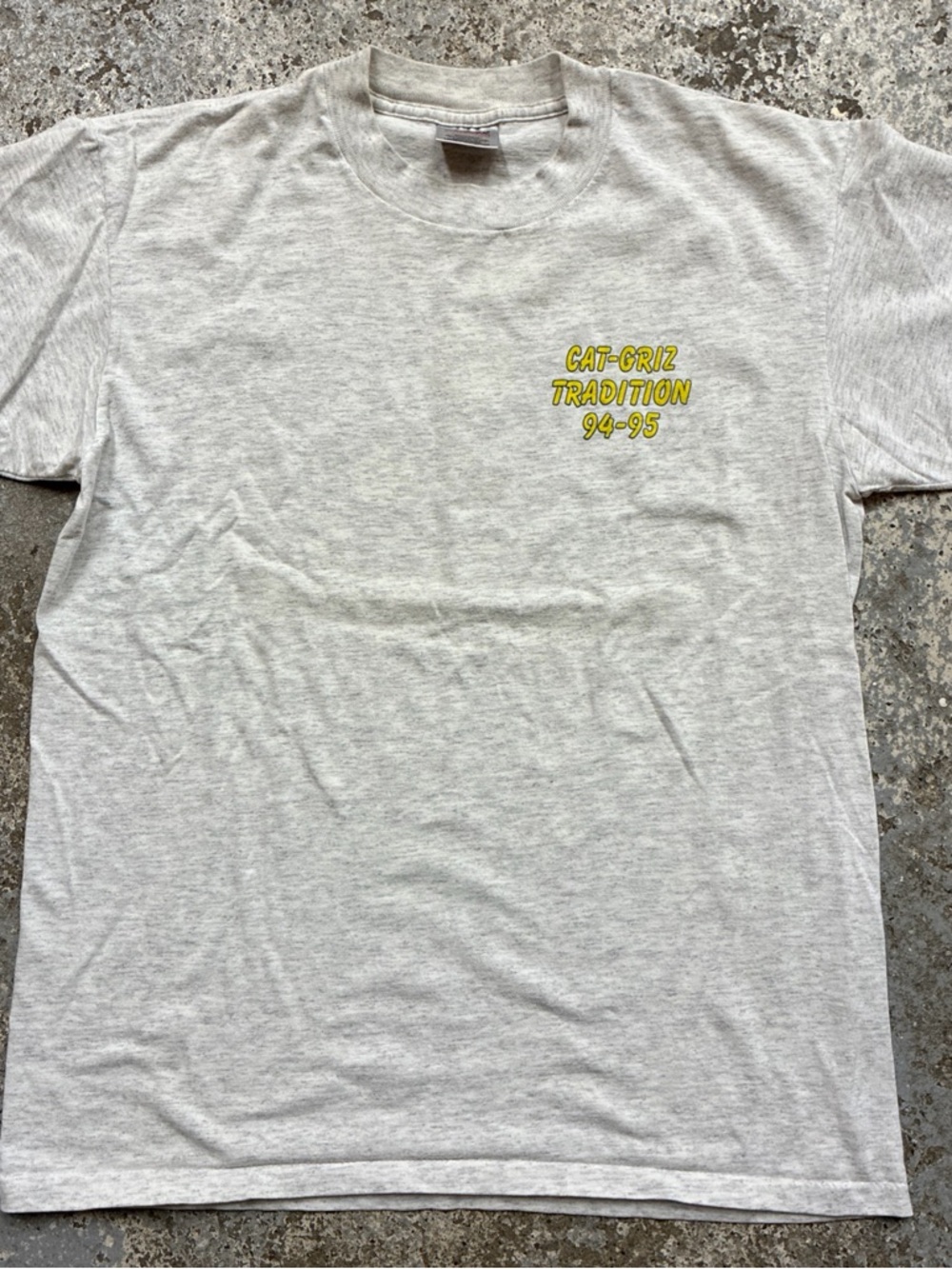 Vintage Cat-Griz Tradition Graphic Tee - Light Gray wizz on the grizz